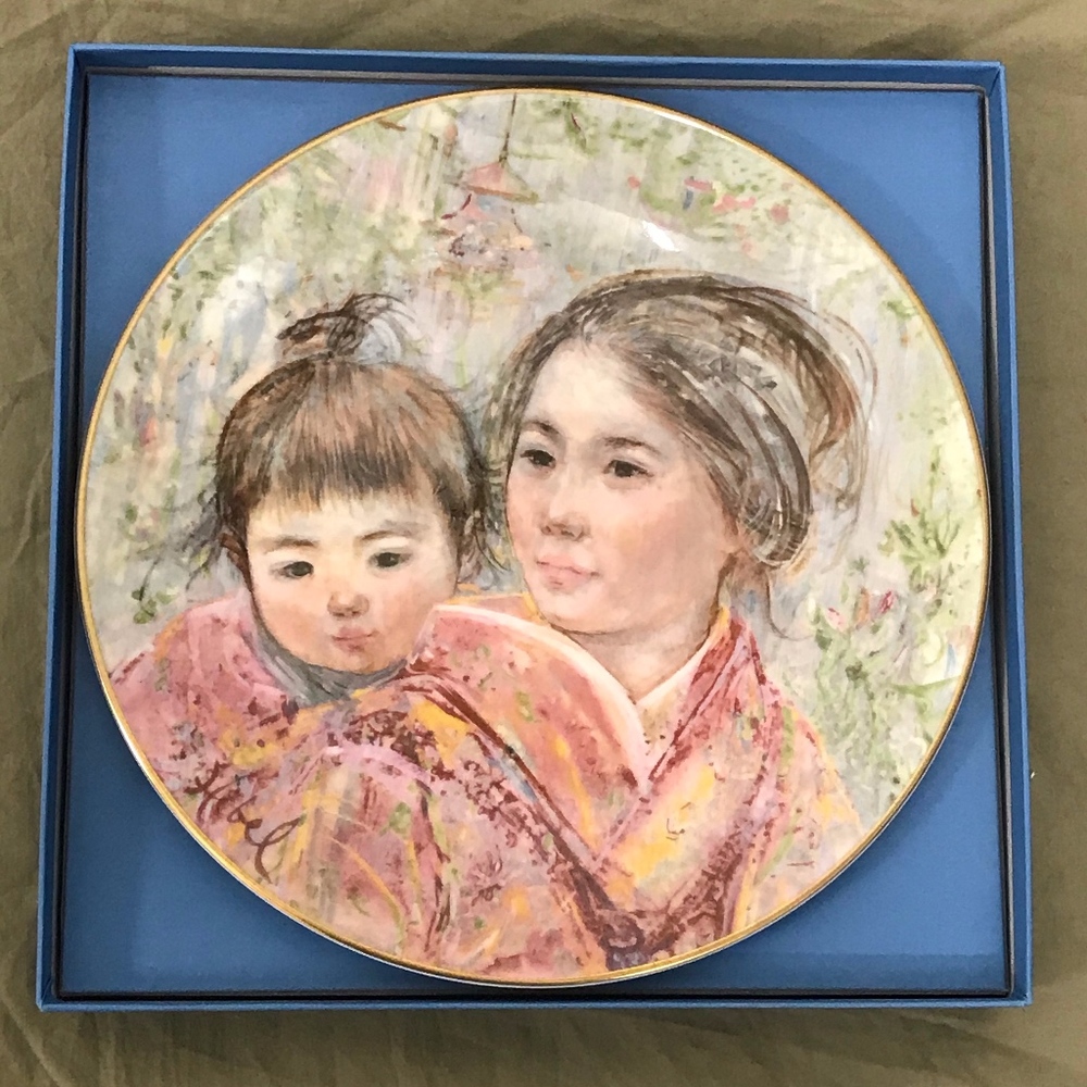 Edna Hibel Mothers Day Plate
